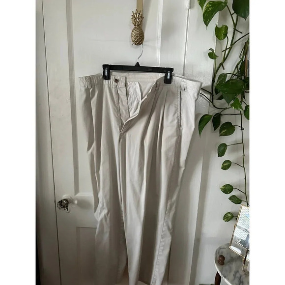TravelSmith Men’s 44 waist Pants - Picture 1 of 6